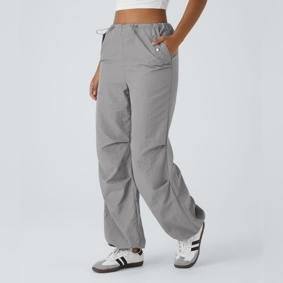 Halara High Waisted Adjustable Drawcord Side Pocket Parachute Cargo Pants small - Picture 1 of 4